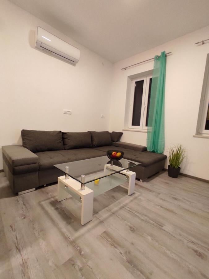 Apartment Ravnice Omiš Extérieur photo